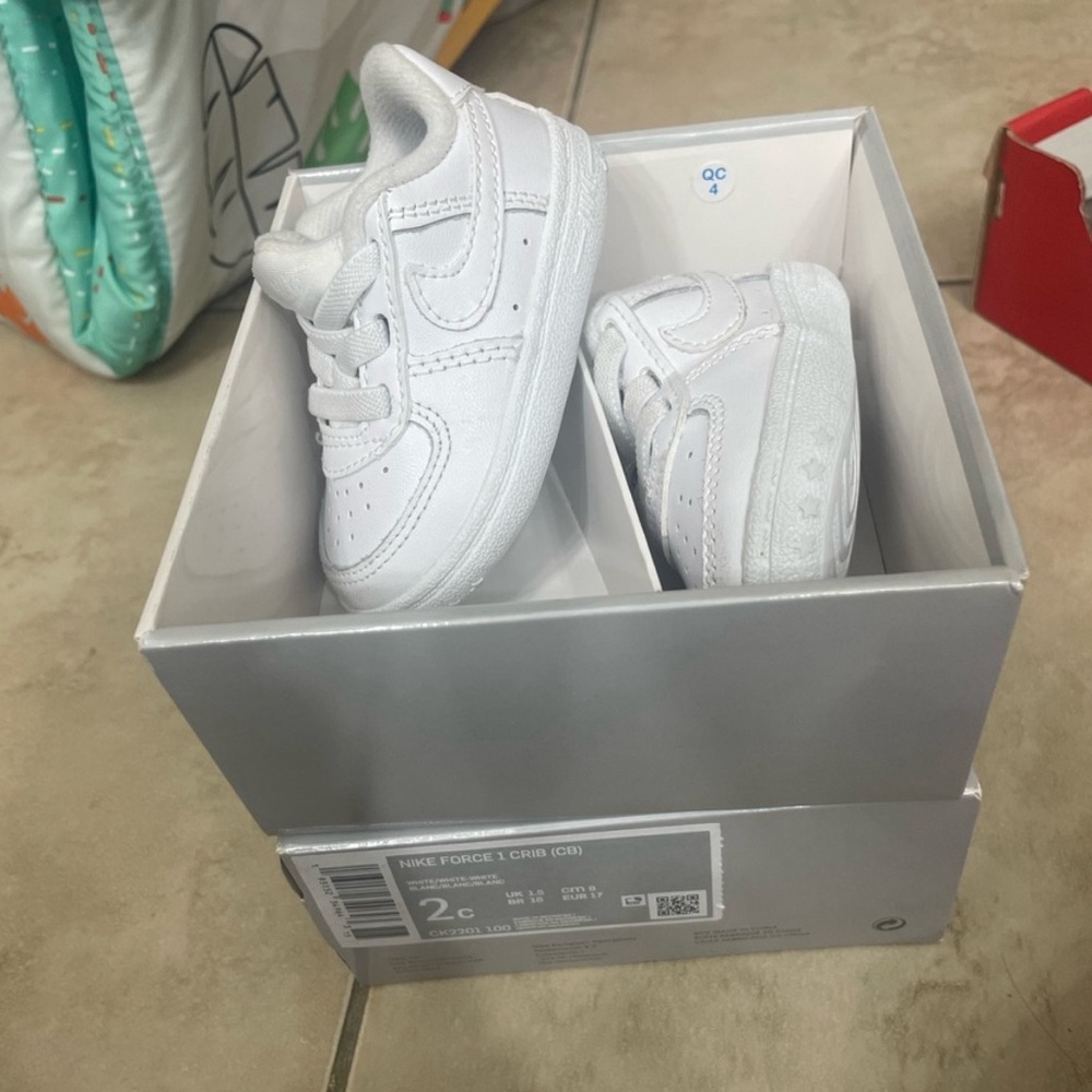 Infant Air Force 1’s